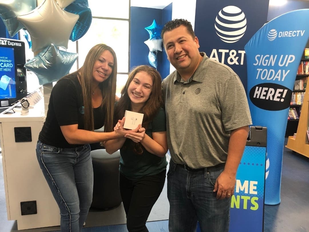 At&t Raffles New AT&T Mini Lounge Opens at Florida International University | Miami ...