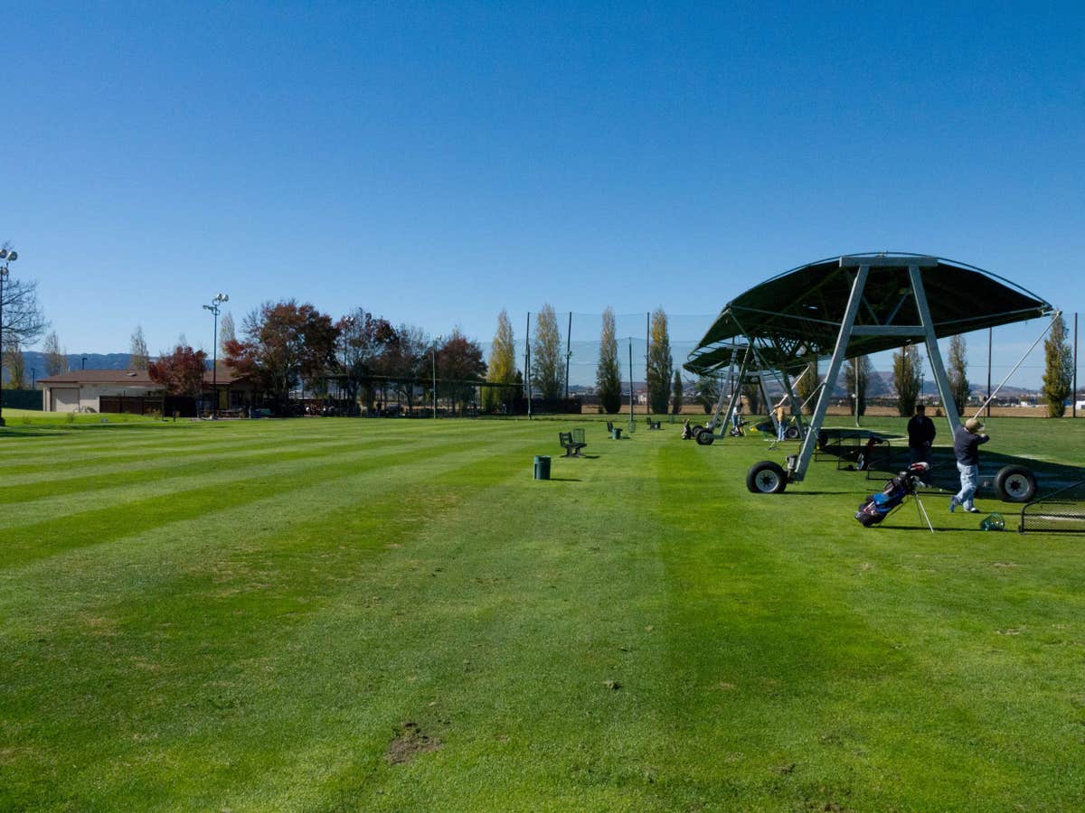 Tri--Valley Golf Center