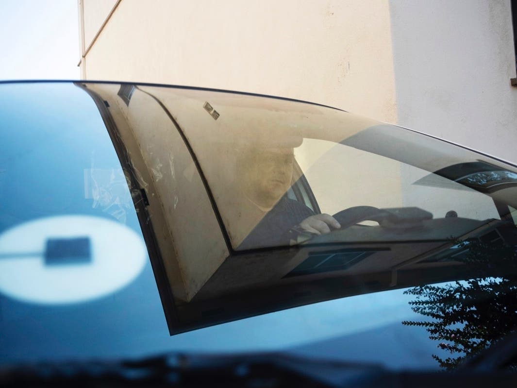Ben Valdez, an L.A. Uber and Lyft driver, says predicting his pay on the apps is "like going to Vegas."