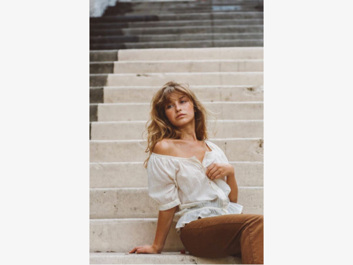 https://patch.com/img/cdn20/users/22942913/20180813/054009/styles/raw/public/processed_images/delia_blouse_2-1534196386-7894.jpg
