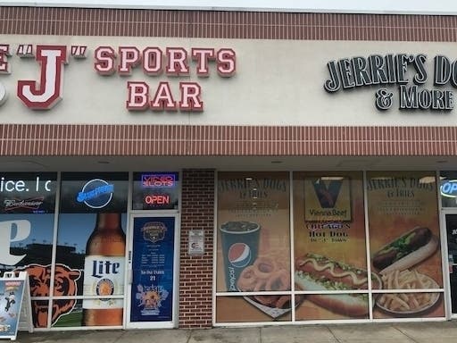 Double J has decided not to close, despite having an employee diagnosed with the new coronavirus.