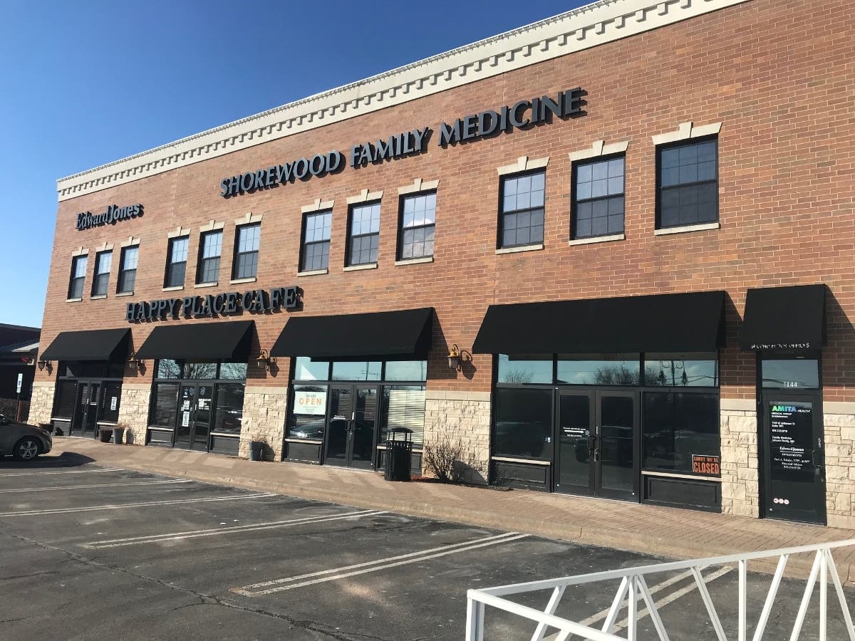 Mauve — Nosh & Libations will be filling the space between the Happy Place Cafe and the Will County Brewing Company in Shorewood. 
