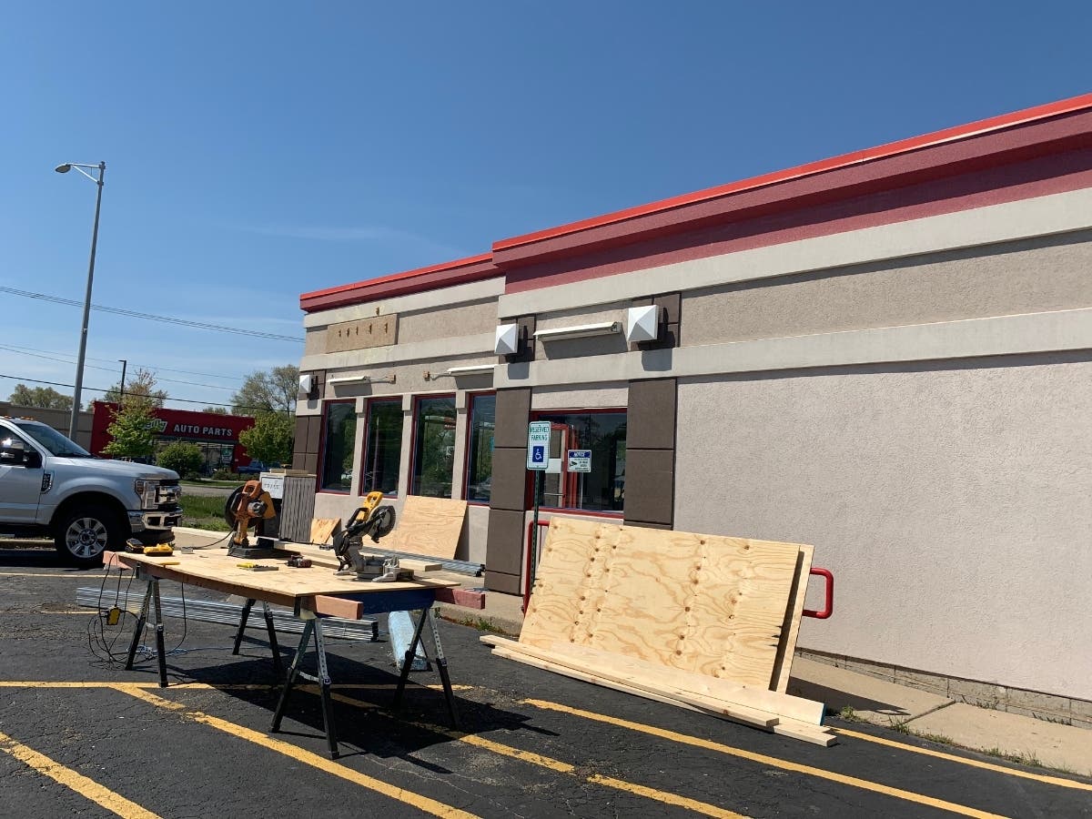 Joliet's City Council will vote on Tuesday night whether to approve a Class B liquor license as well as a drive-thru window permit for Amigeaux's Sophisticated Street Food. It will replace the Arby's at 2307 West Jefferson St. 