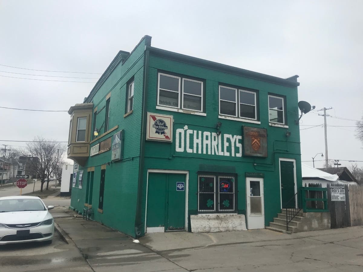 O'Charley's Irish Pub will close for good on Tuesday night. It's been in Joliet for 40 years. 