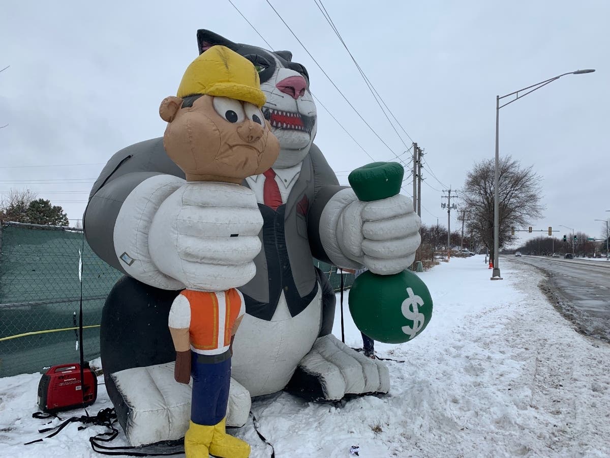 Laborers Local 75 is picketing the Candlewood Suites hotel construction project near I-80 and Houbolt Road in Joliet. 