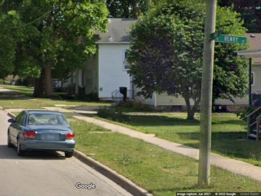 Mom Finds Gun On Bed, Joliet Central Student Arrested JPD Joliet, IL