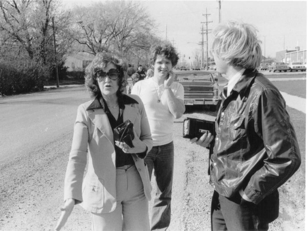 Joliet Herald-News City Hall reporter Lonny Cain meets with Jeannine Lake Pace and her son Ed in 1978 while trying to unravel the Molly Zelko' mystery.