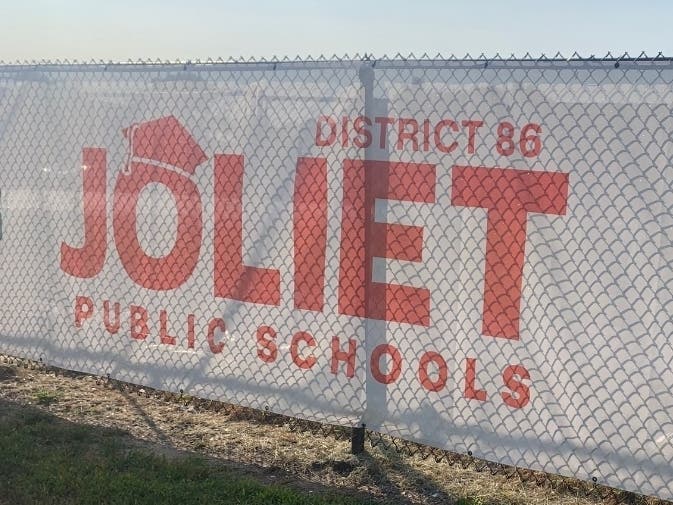 The district operates 21 schools: one early childhood center, 15 elementary schools, four junior high schools, and one alternate school for students in kindergarten through eighth grade.
