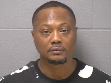 Joliet's undercover officer was in his undercover vehicle with a sergeant as they drove toward the BP gas station that Ellis informed them to meet him, court files show. 