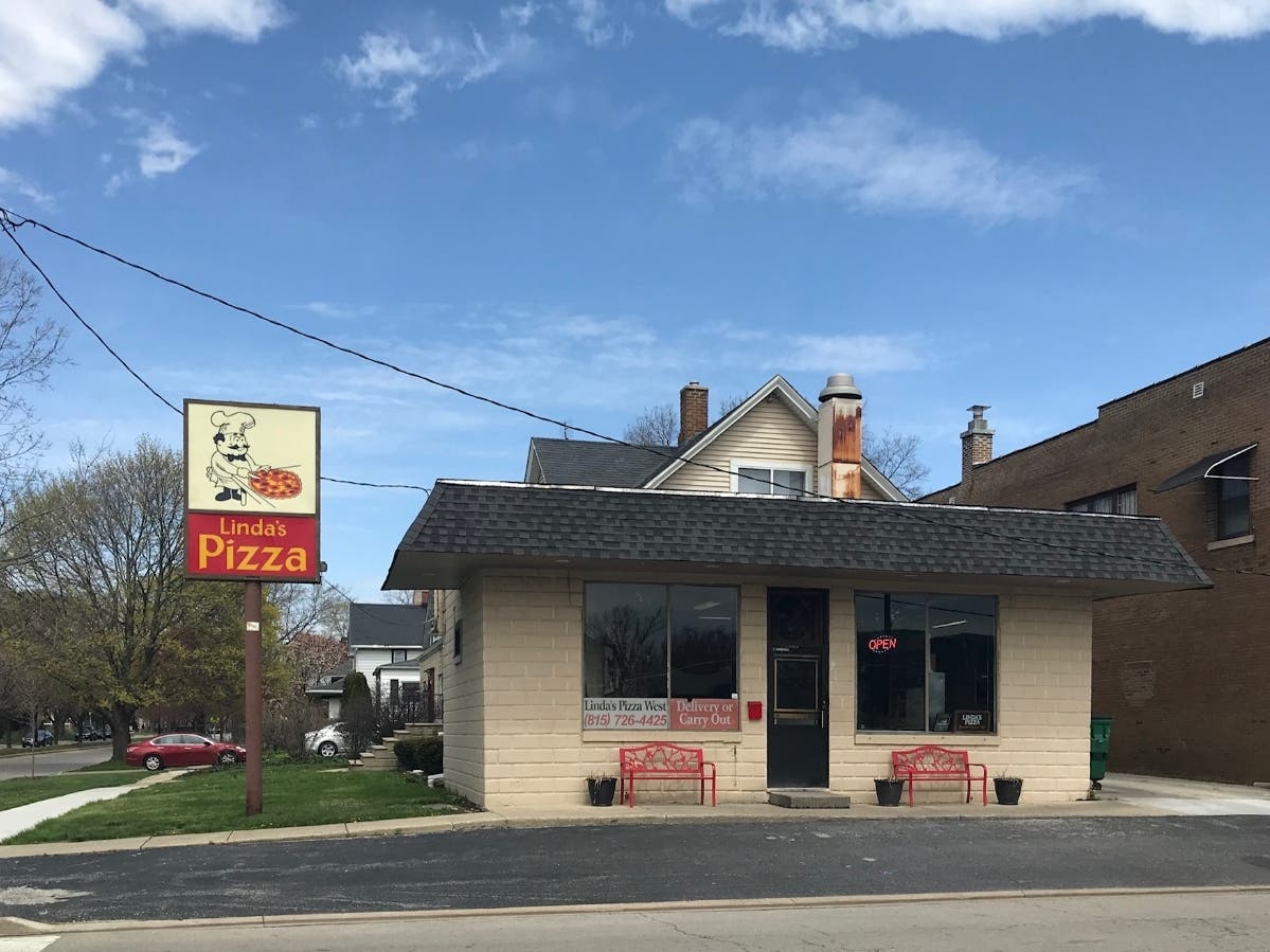 Starting in August 2023, Joliet's Linda's Pizza Westside, at 723 Taylor S., began selling packs of frozen pizzas. All orders are ready in 48 hours, noted Jon Berman, the owner's son. 