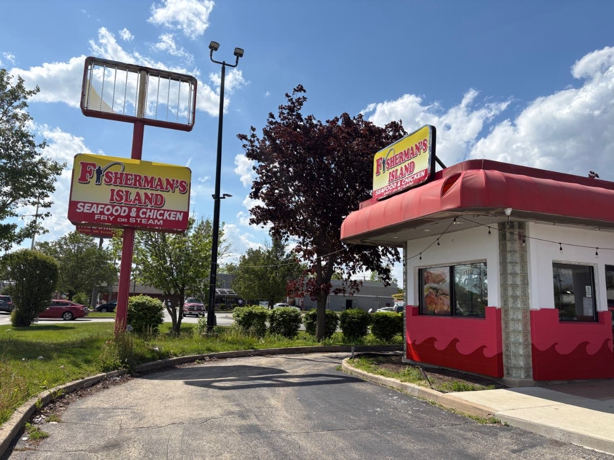 Joliet's Fisherman's Island opened in October 2022 at 1511 W. Jefferson St. It's between the Burrito Loco and McDonald's restaurants. 