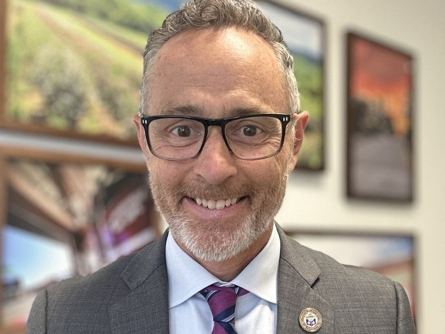 Nolan Ming earned a Master of Public Administration from Northern Illinois University and a Bachelor of Science from Central Michigan University.