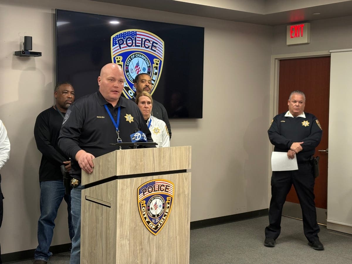 According to Joliet police spokesman Dwayne English, at 5:14 a.m. on Sunday, officers responded to the home after receiving a report of two unresponsive people.