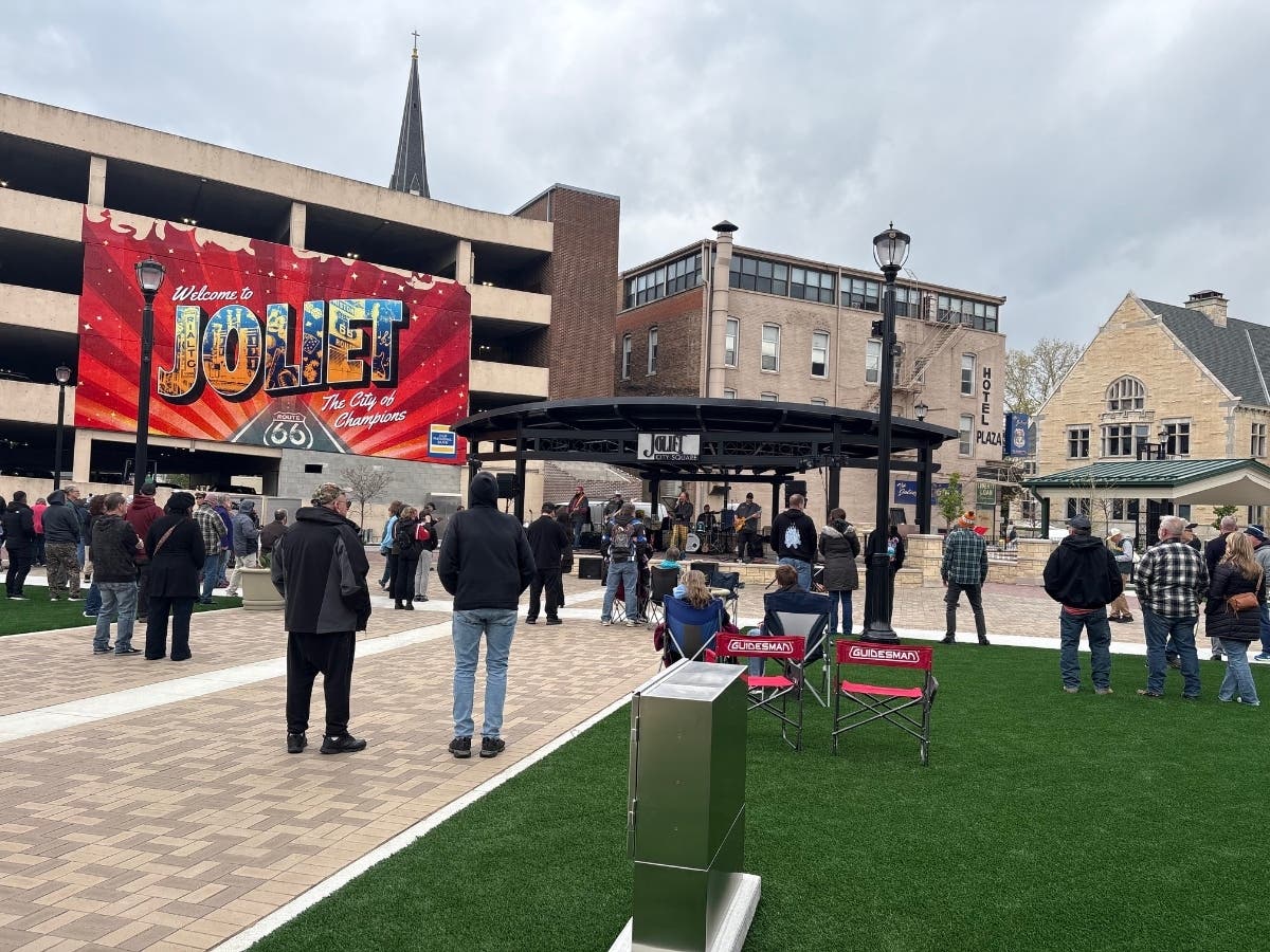 Following a successful inaugural season at the City’s new downtown gathering space, Dancing in the Square and Wellness Workouts will continue through September.