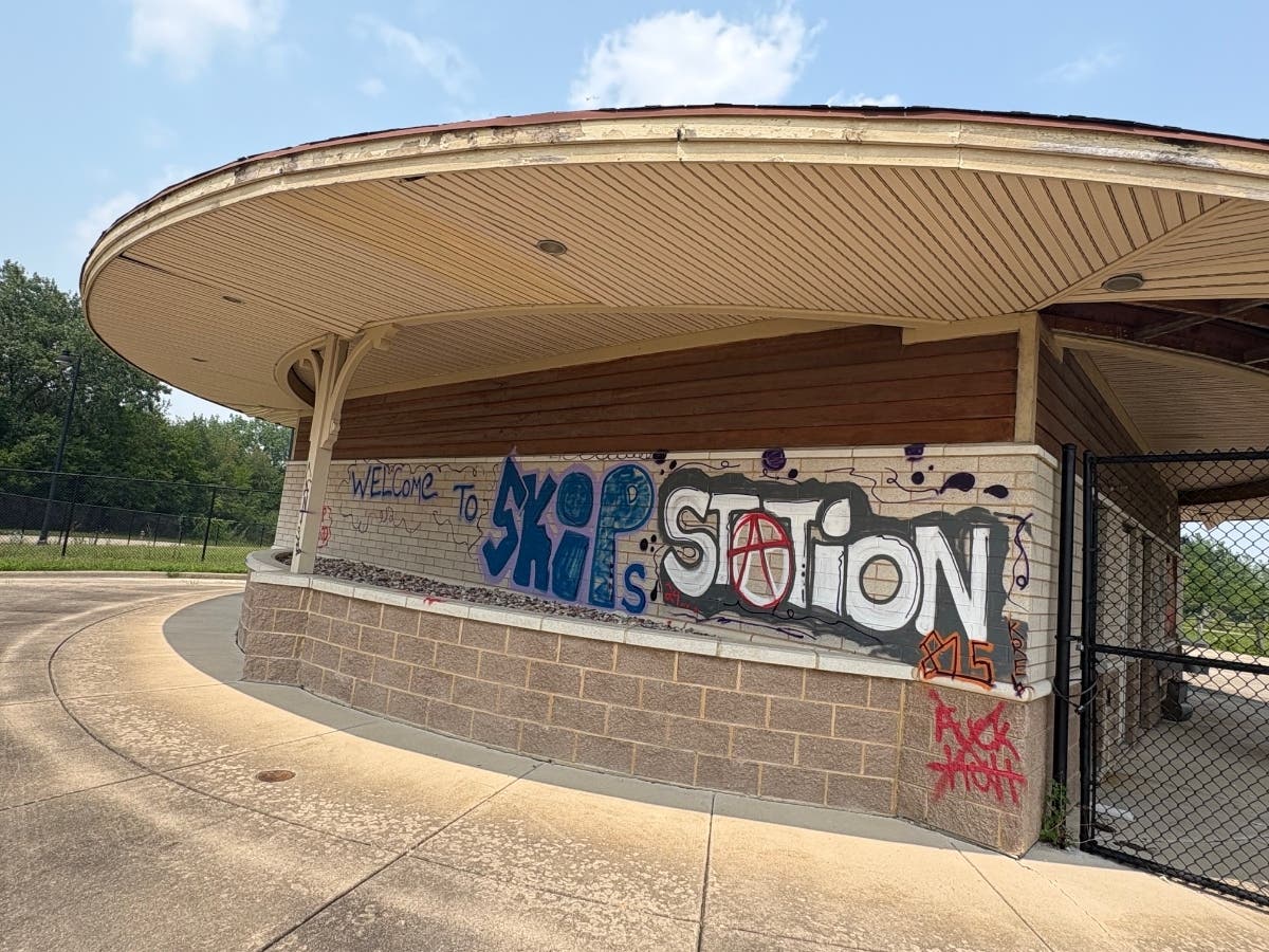 In March 2024, Joliet Patch reported that Coldwell Banker's listing agents Nick Ferro and Keith Conroy were not willing to sell the Splash Station land unless they get $10.5 million for the 20-acre parcel.