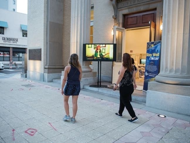 News small post card thumbnail