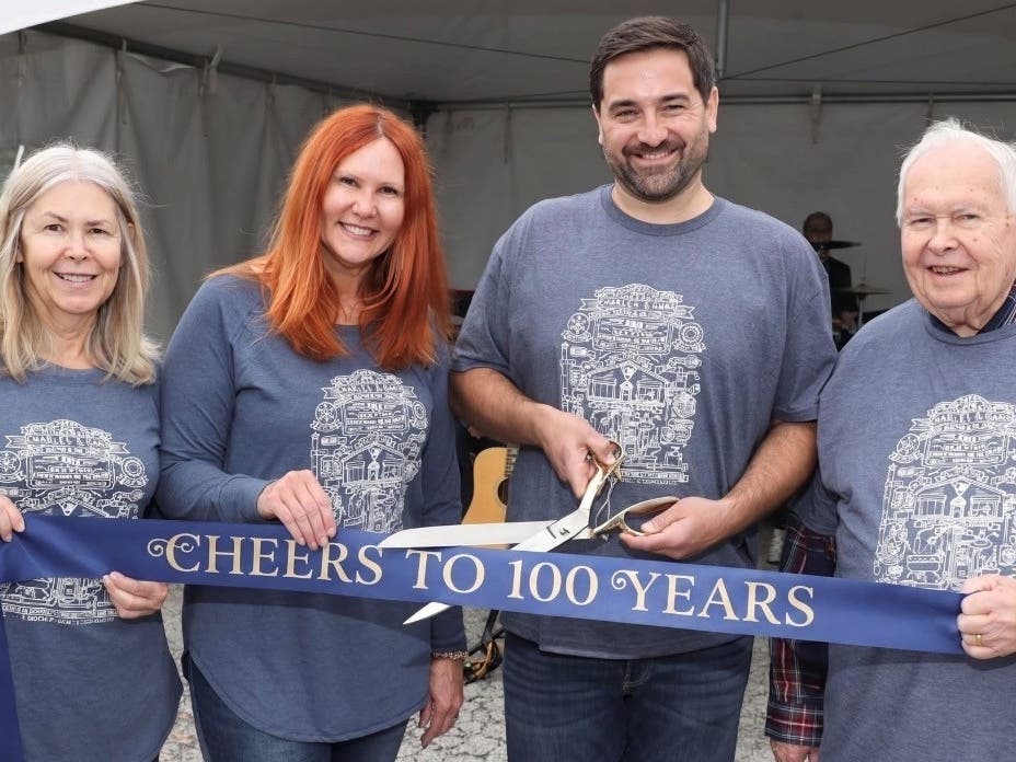 Tami Dale, Dara Gans, Mike Murphy and Charlie Gans celebrate their 100 year anniversary this year
