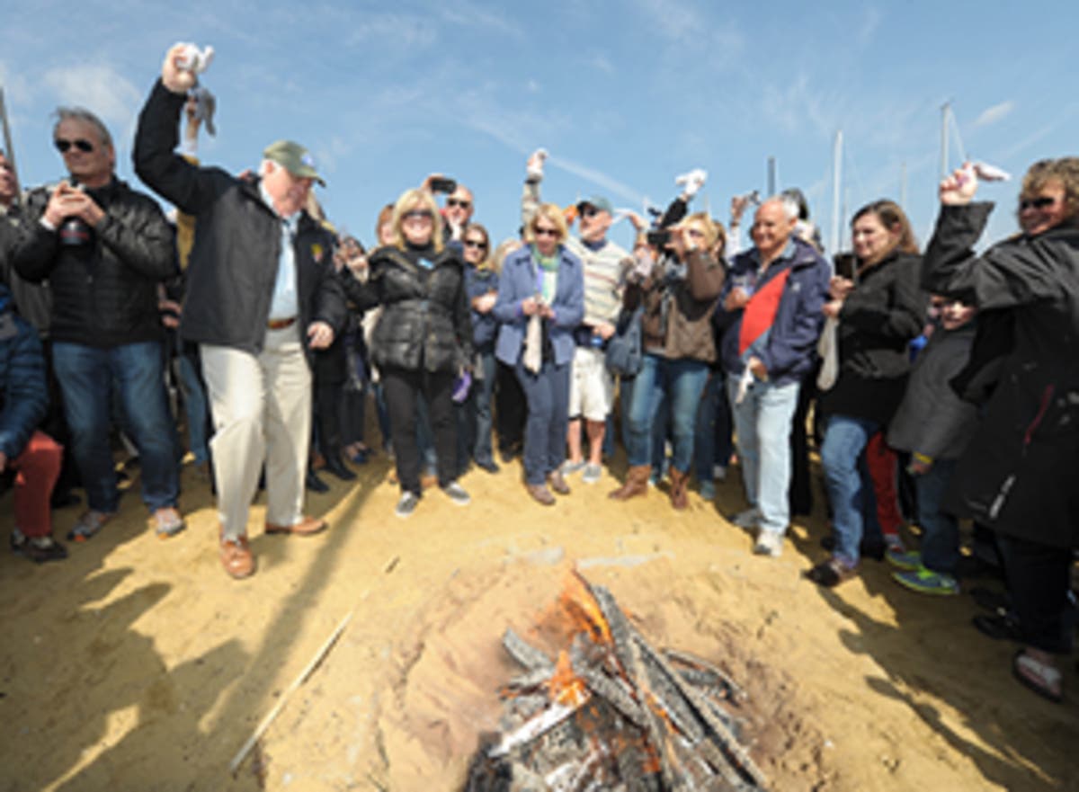 The Annapolis Maritime Museum will hold its annual oyster roast and sock burning on March 23.