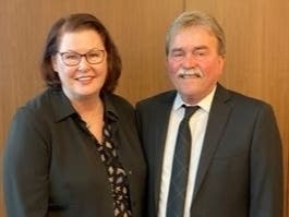 Chief Judge Diane Winter and retiring Circuit Judge Jay Ukena