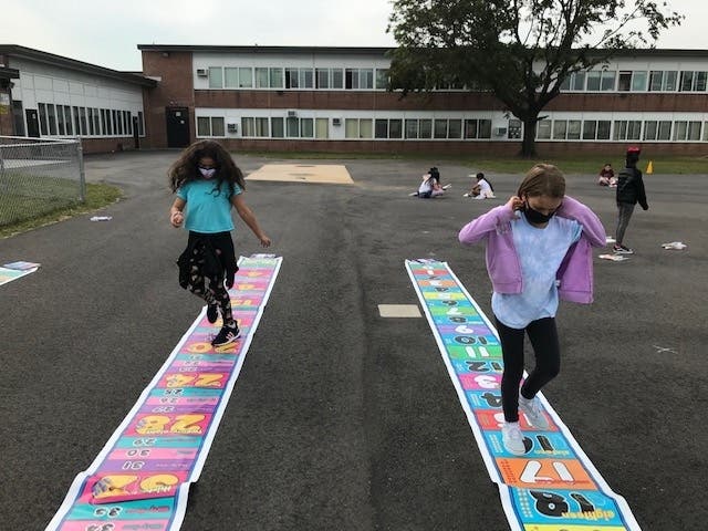 Students in Mrs. Shortall and Mrs. Saxer’s fourth grade STEM classes at Forest Avenue Elementary School in the West Babylon School District practiced multiples utilizing Math and Movement number line hopping mats.