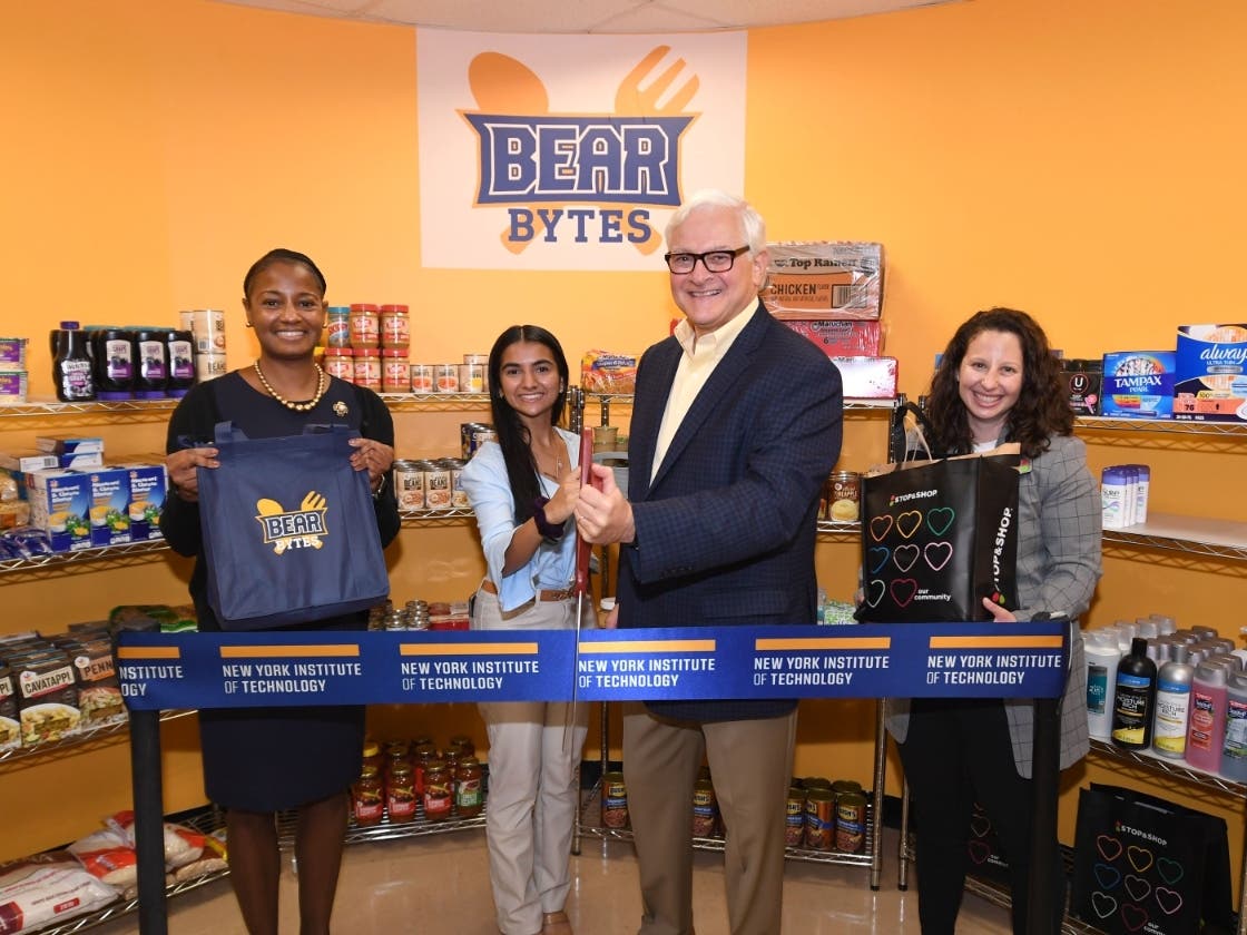 (left to right) New York Tech Assistant Provost for Student Engagement and Development Tiffani Blake; Student Government President, Anoushka Guha; New York Tech President, Henry C. “Hank” Foley and Stop & Shop Communications Manager Stefanie Shuman