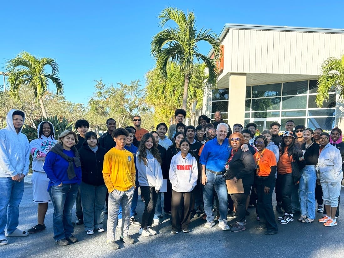 News small post card thumbnail