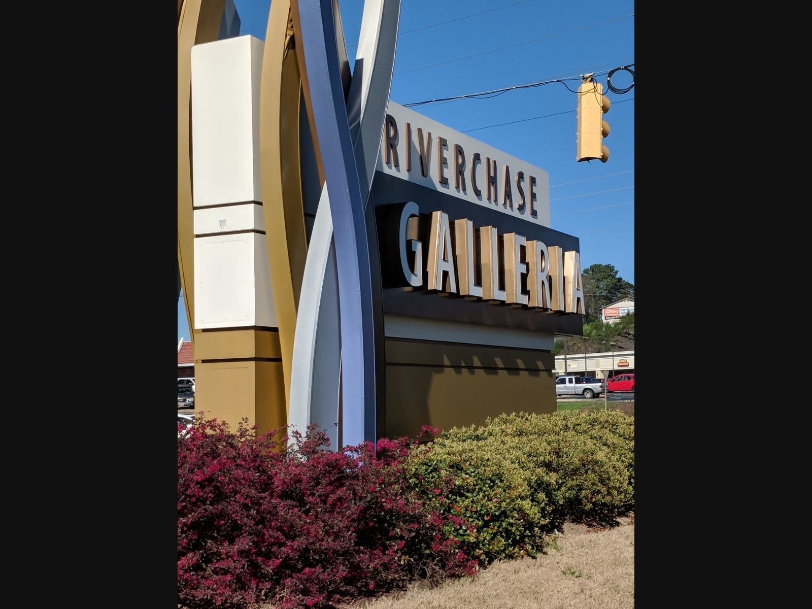 Hoover police are seeking a suspect in a theft at The Gold Rush at the Galleria.