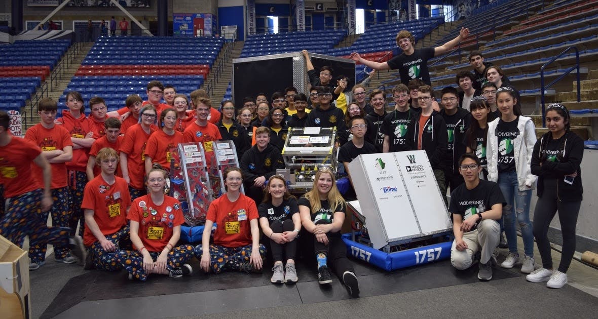  Teams 3597 (Robo-Rangers), 1757 (Wolverines), and 5962 (perSEVERE) at UNH District Event