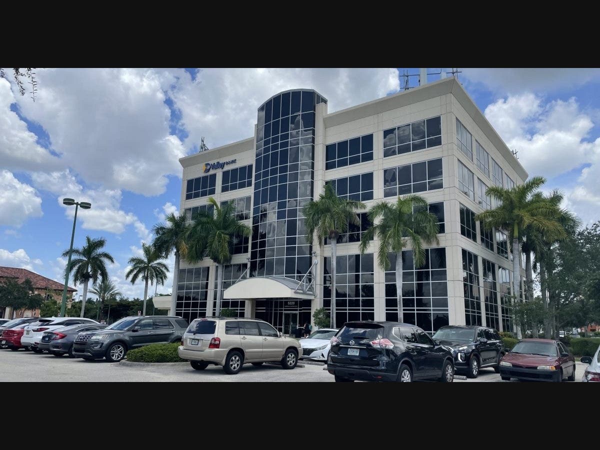 Sarasota attorney Evan N. Berlin and his revocable trust purchased Valley National Bank Plaza in Fort Myers for $10.25 million 