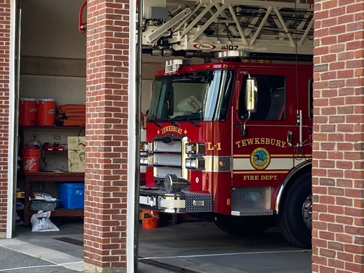 A fire broke out in a Tewksbury home early Thursday morning.