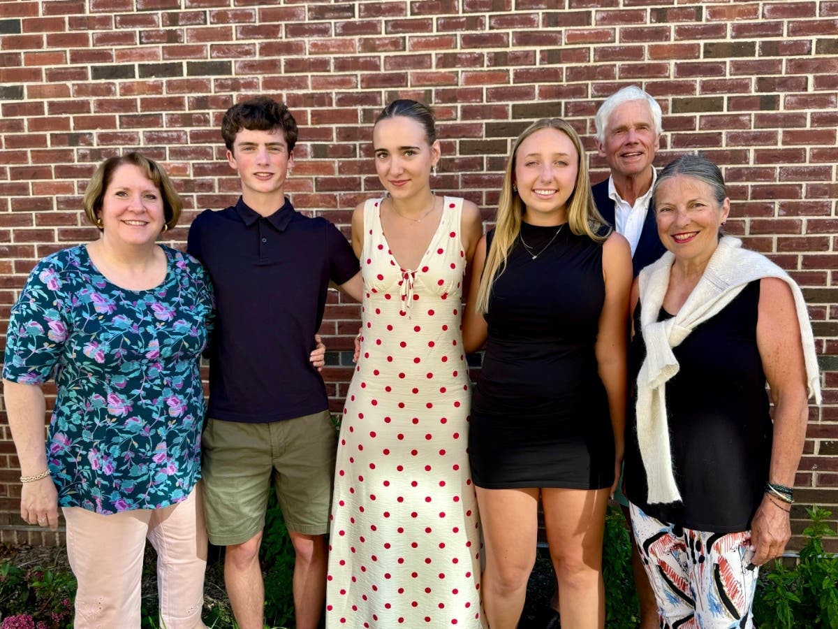 Left to Right: Catherine Ellis (SHS AP Science teacher/Advisor Environmental Club), Finn Meadows, Sophie Hryn, Camryn Williamson, Tom Sanford, Terri Brennan (SGC Scholarship Comm. Chair)