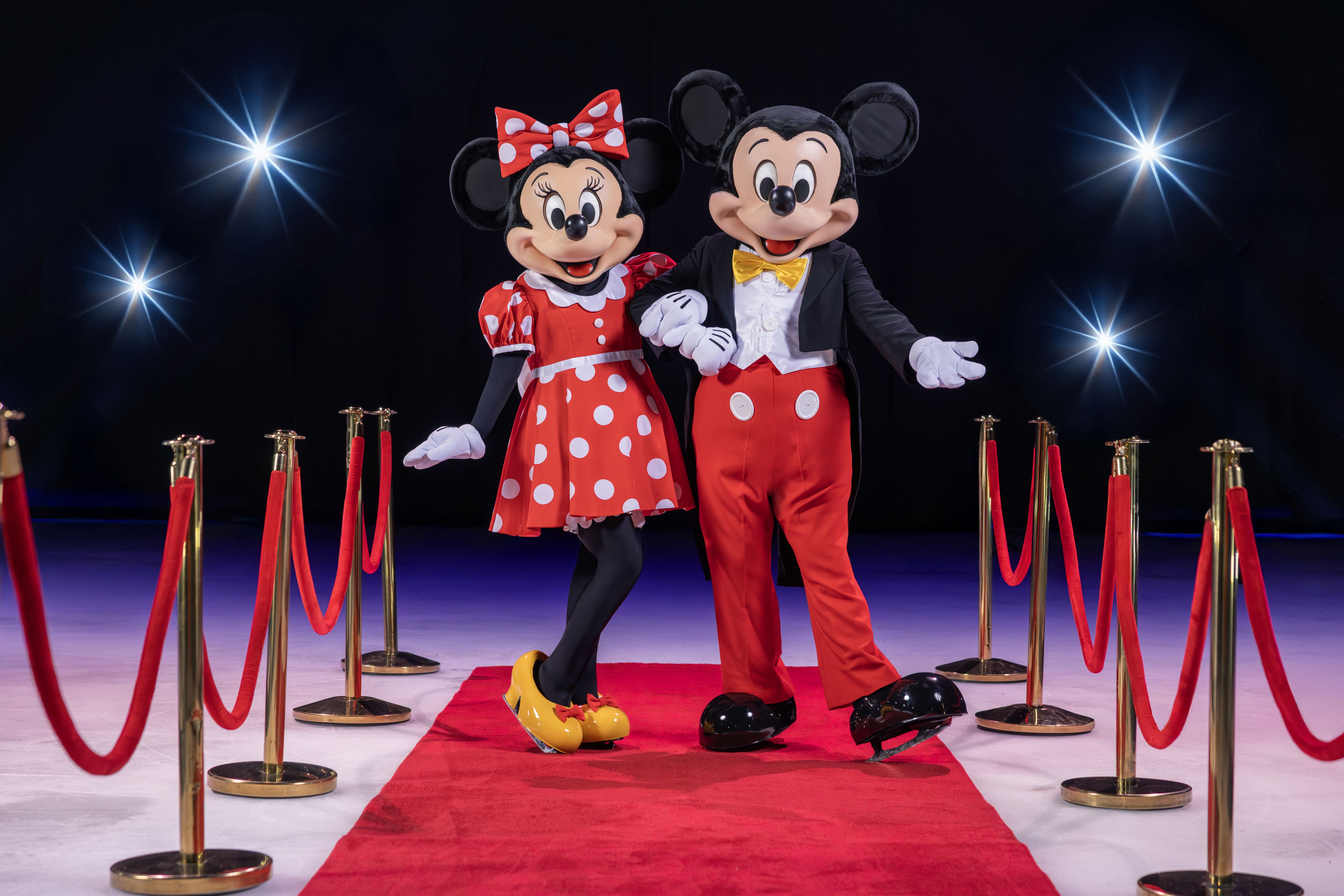 Disney On Ice Rolls Out the Red Carpet with Spotlight Magic!