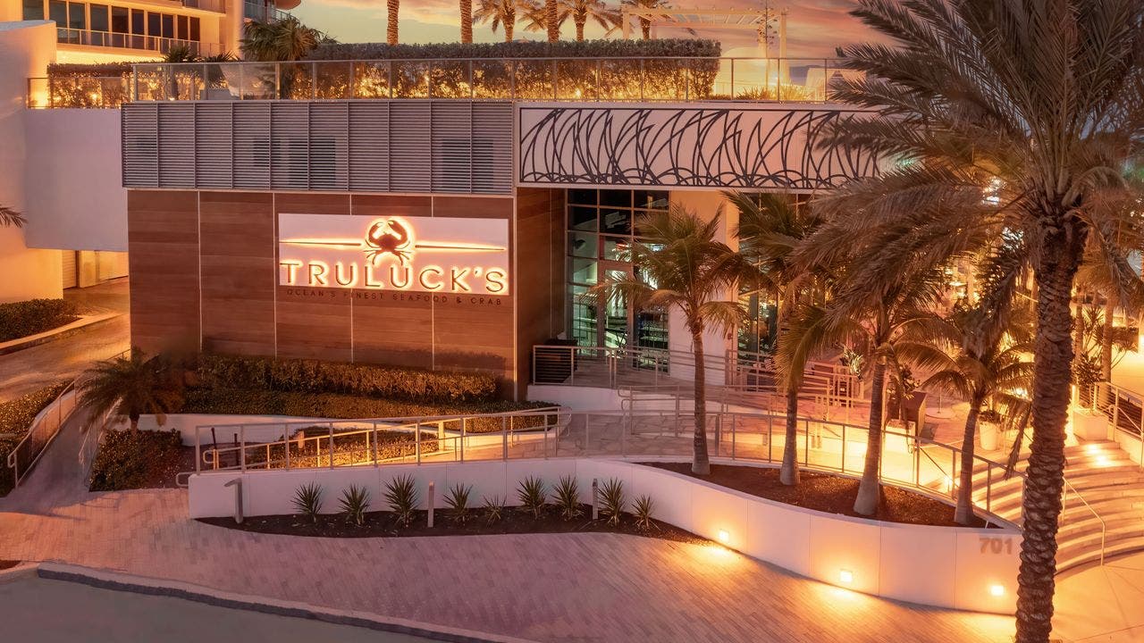 Savor September at Truluck’s Ocean’s Finest Seafood and Crab at its two South Florida restaurants in
