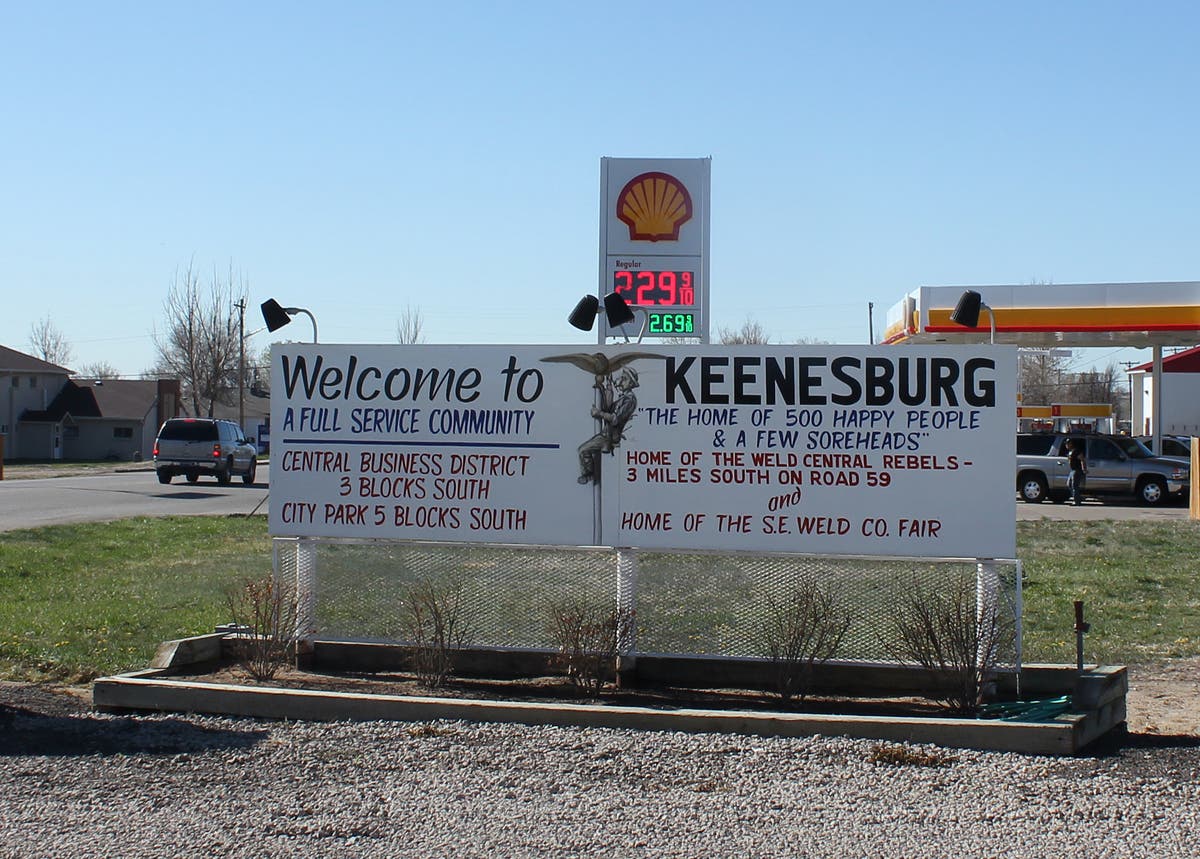 Keenesburg town sign