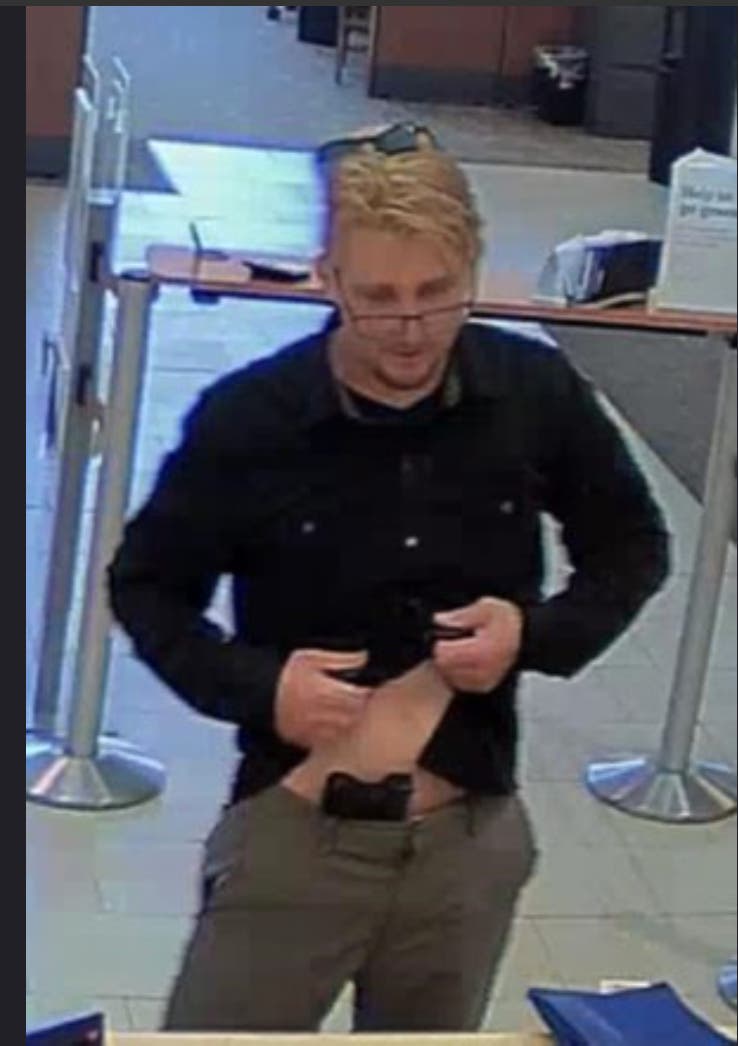 Bank robbery suspect displays gun in waistband at Wells Fargo in Boulder via Boulder police