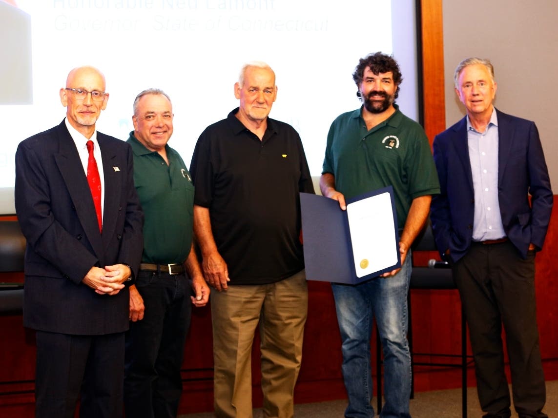 (Left to Right): Barry Lee Cohen, Amity Chamber CEO; Orange Fence & Supply's Roy Cuzzocreo, CEO; Dave Tilden, Director of Installation Services; Dave Cuzzocreo, President; and Governor Ned Lamont. 