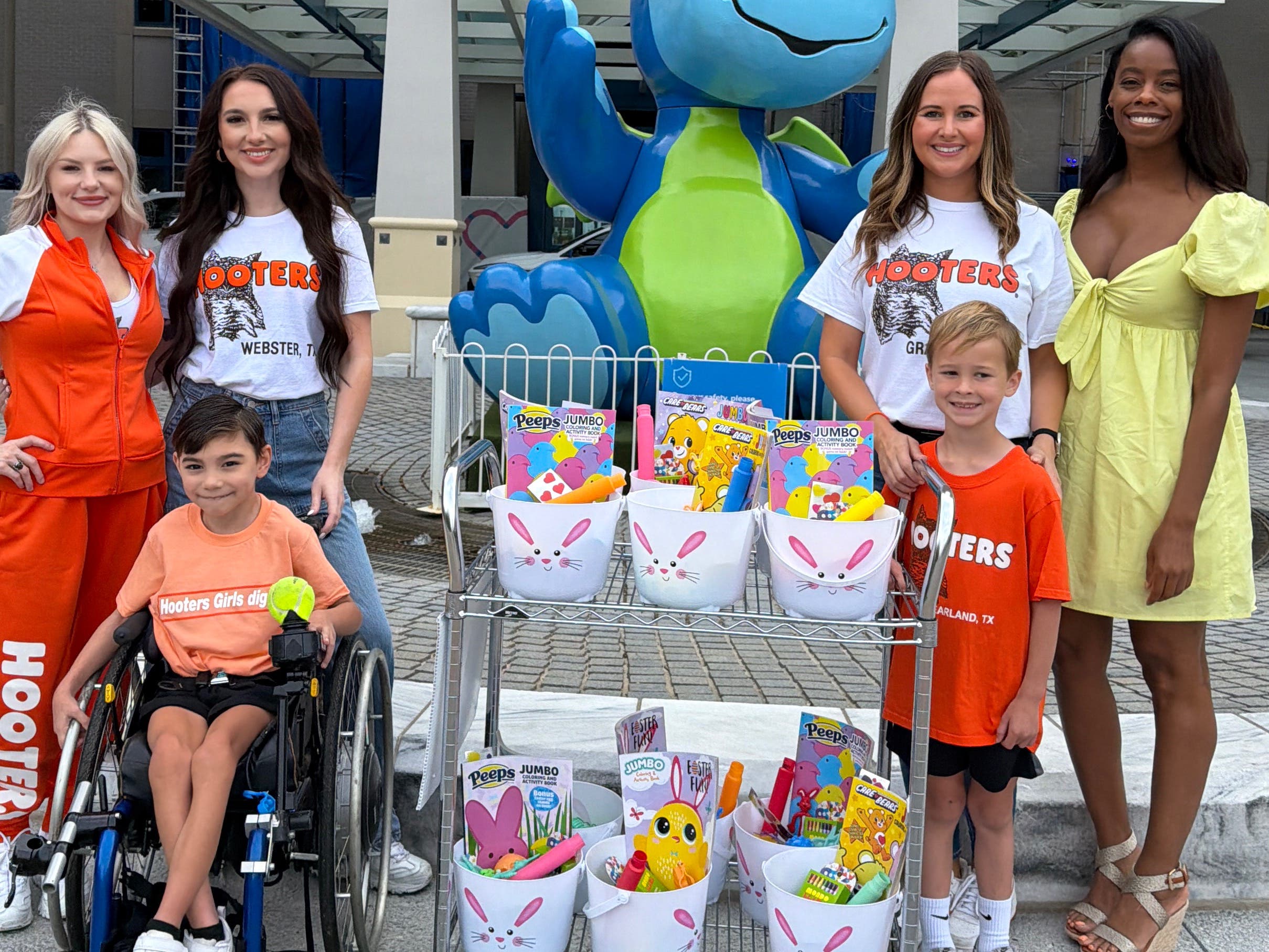 Hooters Fort Worth Donates Easter Baskets to Cook Children’s Medical Center
