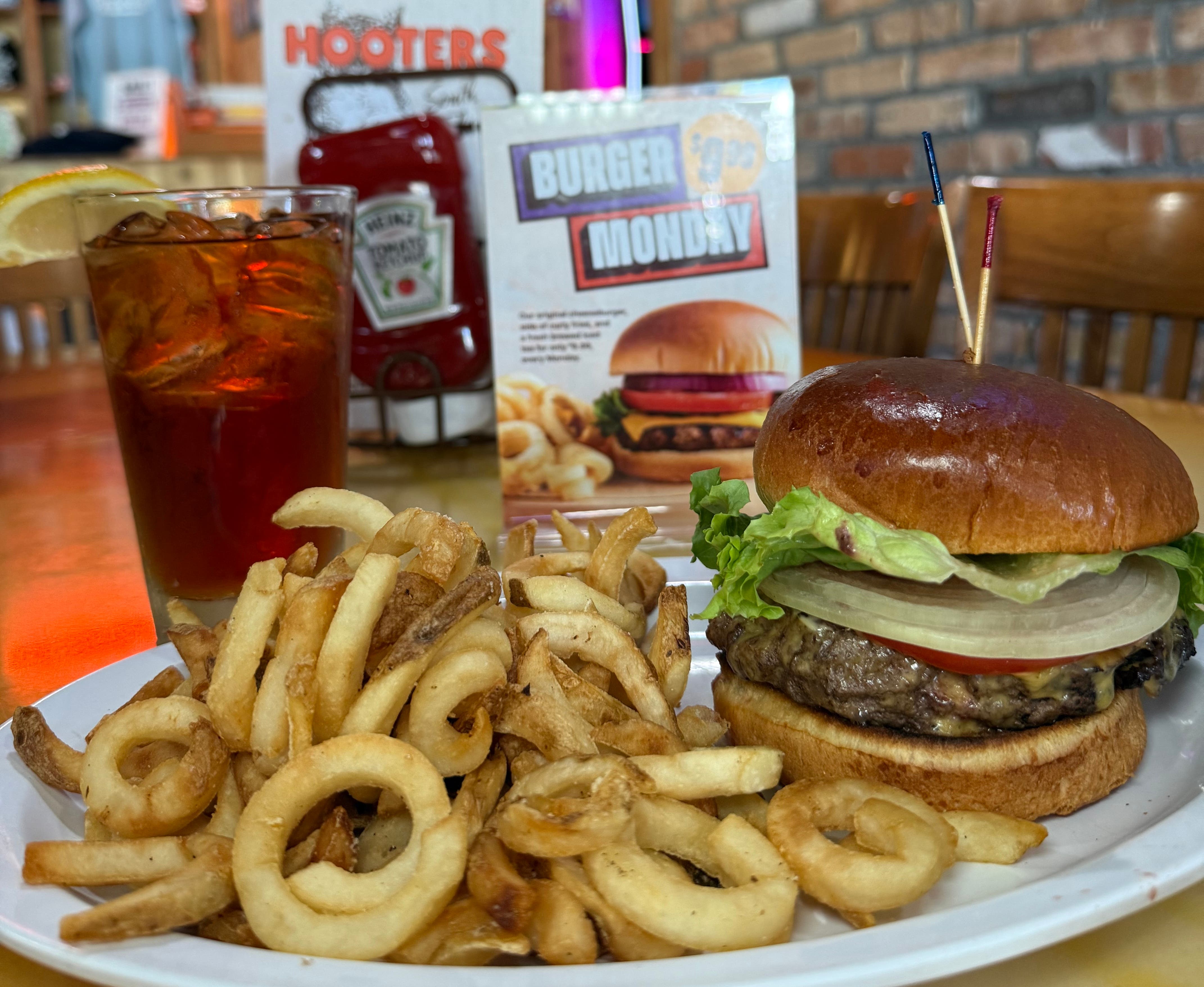Cheeseburger Deal at Hooters on Memorial Day