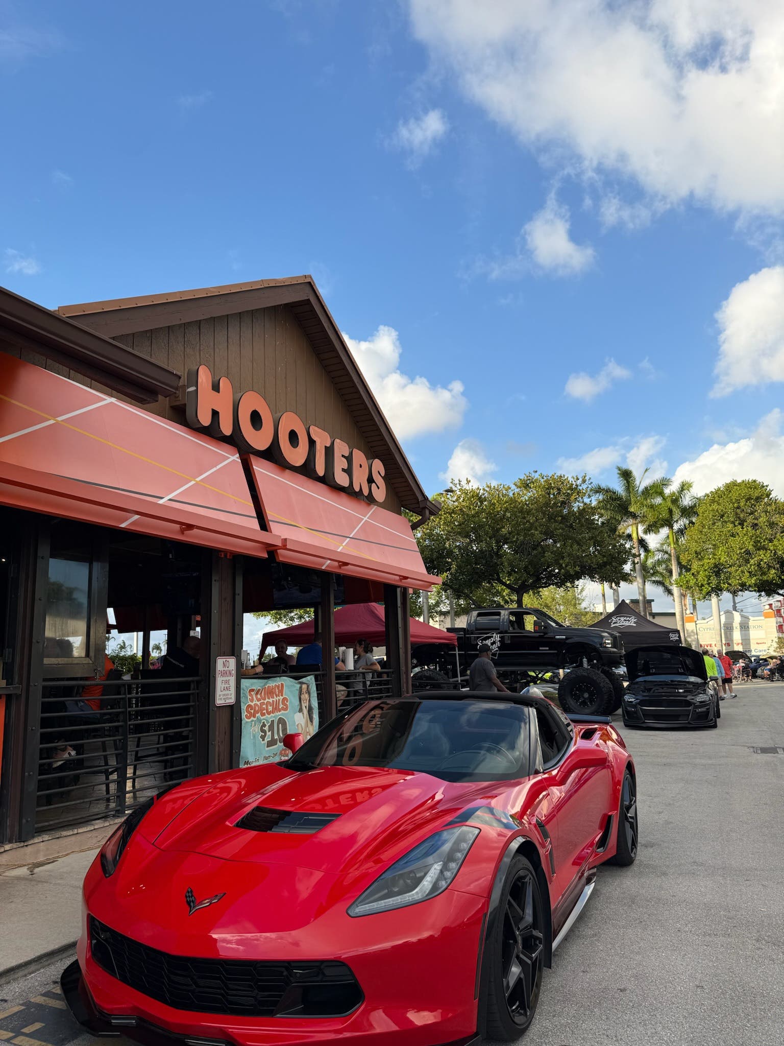  Classic Car Show Returns to Hooters in Port Charlotte on August 19