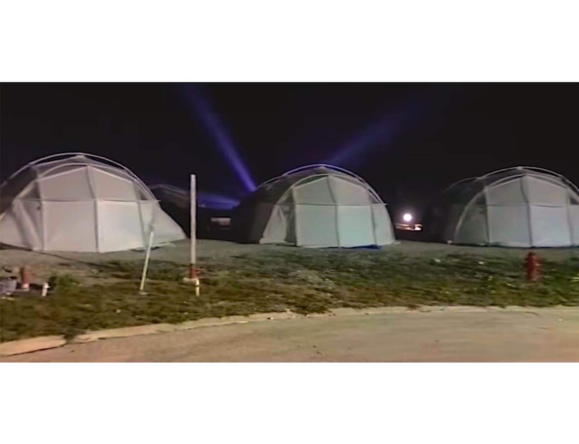A Fyre Fest-inspired pop-up bar is coming to Lincoln Park.