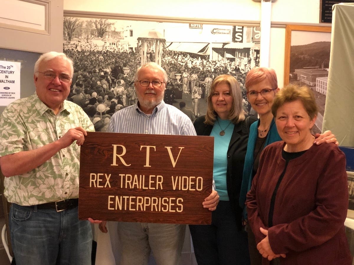 News small post card thumbnail