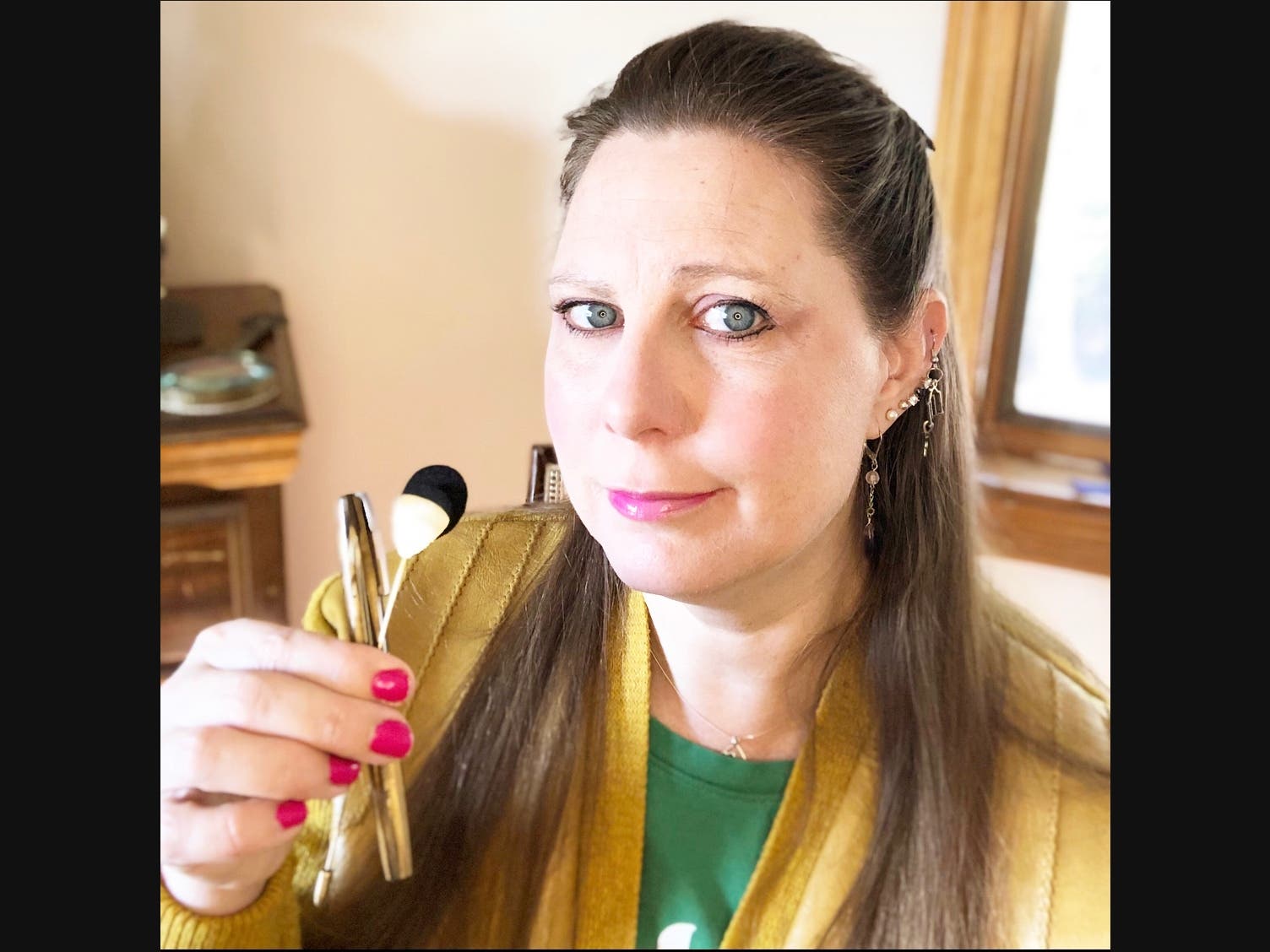 News small post card thumbnail