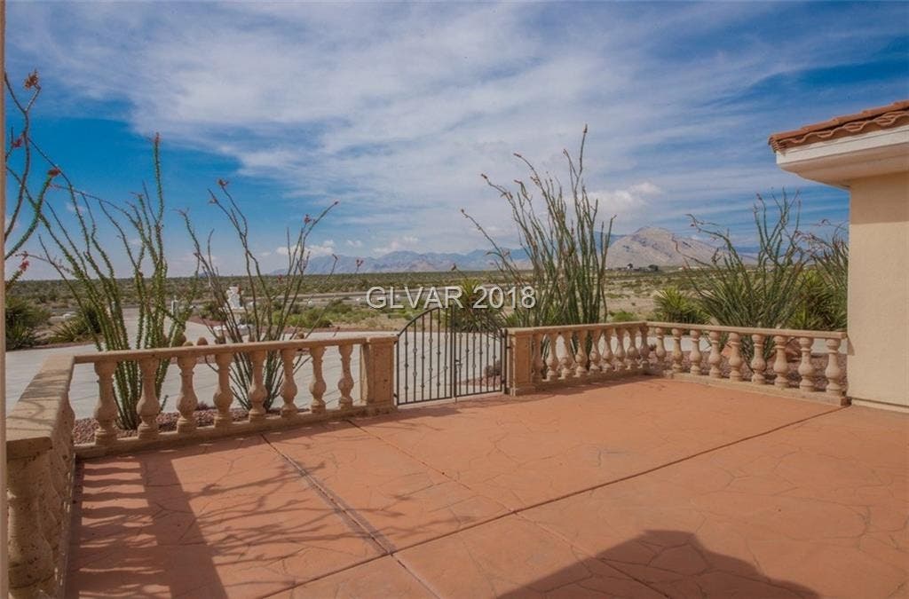 Stunning Wow House In The Middle Of Nowhere Las Vegas Nv Patch