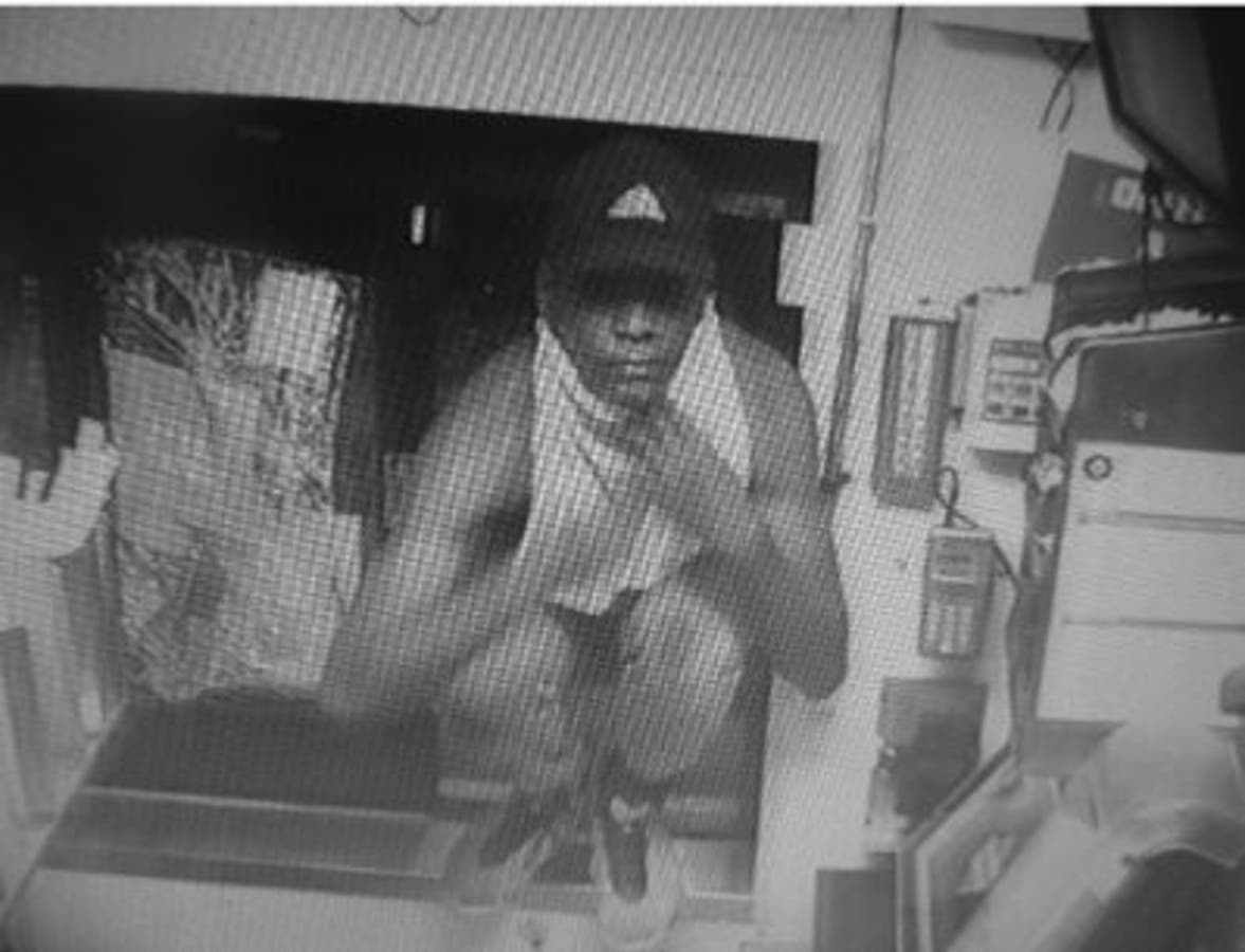 https://patch.com/img/cdn20/users/22976176/20190104/121521/styles/raw/public/processed_images/taco_bell_suspect_1_photo_1-1546622059-7121.jpg