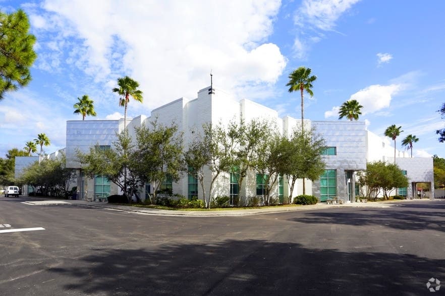 Humana Inc. today announced it is hiring to fill 100 full-time national phone sales positions.