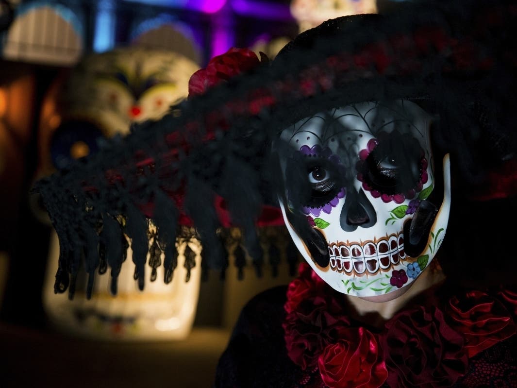 Celebrate the Day of the Dead at the Dia de los Muertos at Howl-O-Scream.