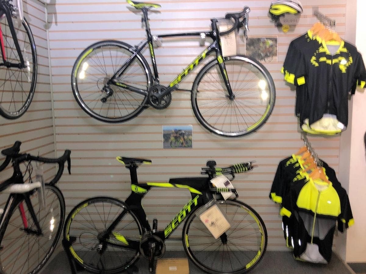 Auction At Closed Tampa Bike Shop May Signal Decline In Bicycling