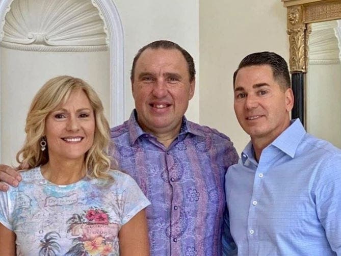 Howard-Browne released a photo of he and his wife, Adonica, meeting with Chronister for lunch at the Howard-Brownes' home in Hernando County. 