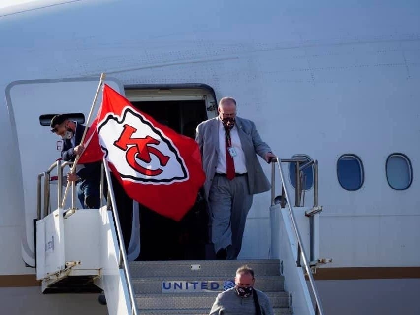 The Kansas City Chiefs arrive at Tampa International Airport.