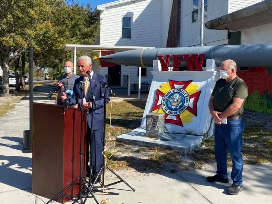 U.S. Rep. Charlie Crist was joined by Pinellas County veterans leaders John Makas and Rocky Roodhouse to announce his bill to expand Veterans Administration vaccine eligibility.